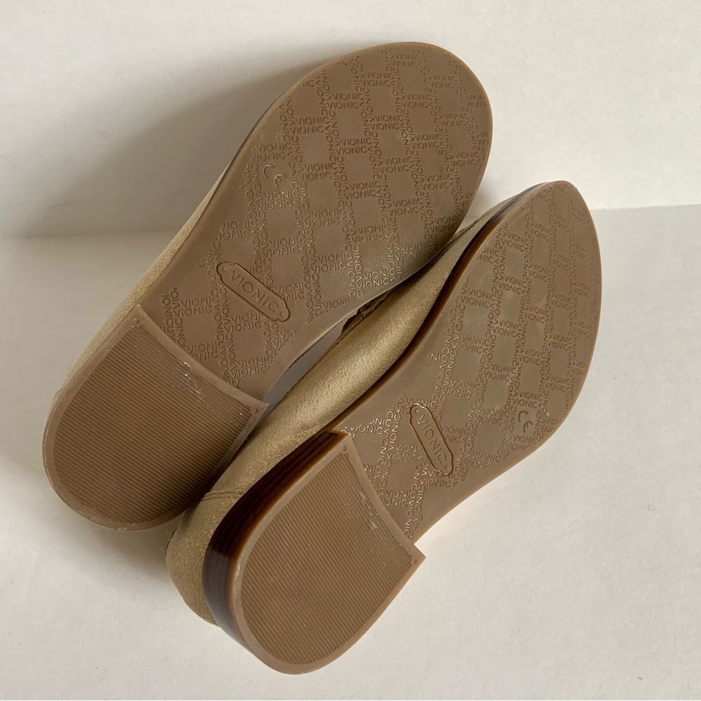 Vionic Cream Loafers - Picture 7 of 7